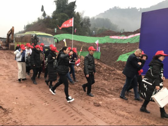 合江县开展“泸州市2018年突发旅游车安全事故应急演练”活动(12.18)(1)372.jpg
