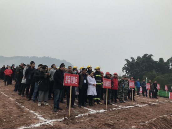 合江县开展“泸州市2018年突发旅游车安全事故应急演练”活动(12.18)(1)846.jpg